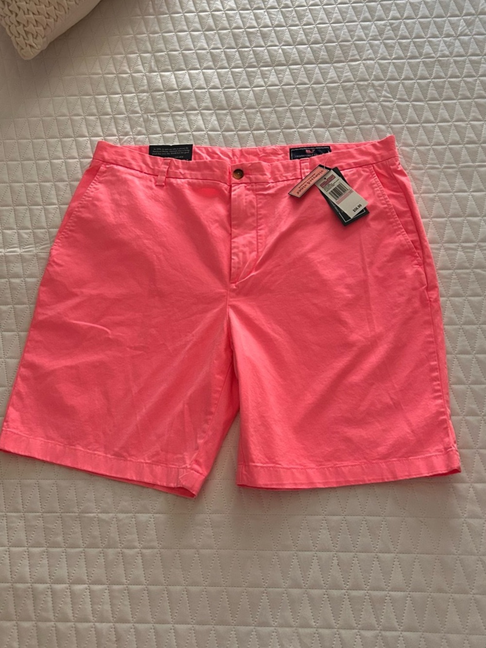 “NEW” VINEYARD VINES SHORTS